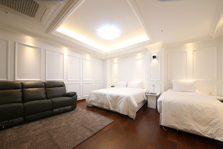 Bedroom 2, Hotel Artheim, Buk
