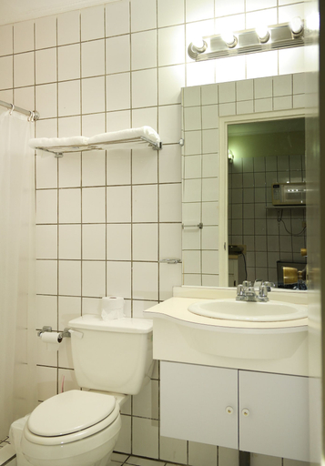 Bathroom 5, Coconut Inn