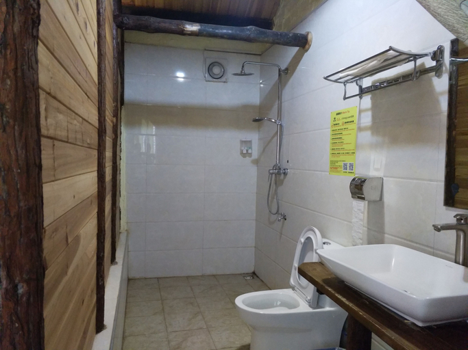 Bathroom 3, Yangshuo Loong Old House, Guilin