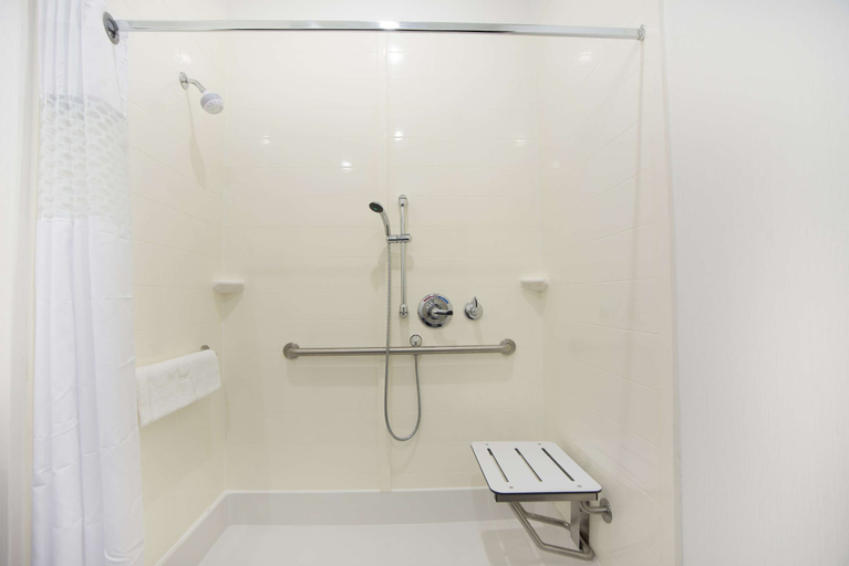 Bathroom 5, Hampton Inn & Suites Stillwater West, Payne