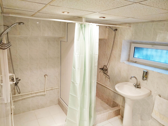 Bathroom 3, Sakharov Hostel & Tours, Yerevan