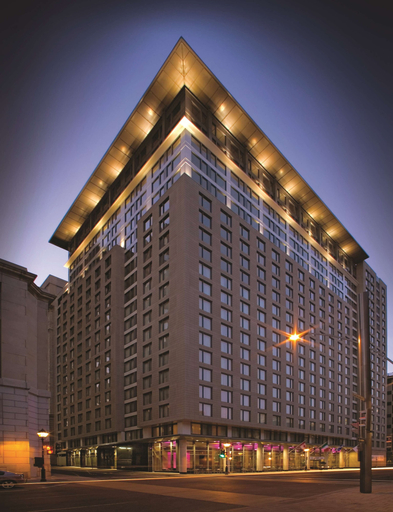 Exterior & Views 2, Embassy Suites Montréal by Hilton, Montréal
