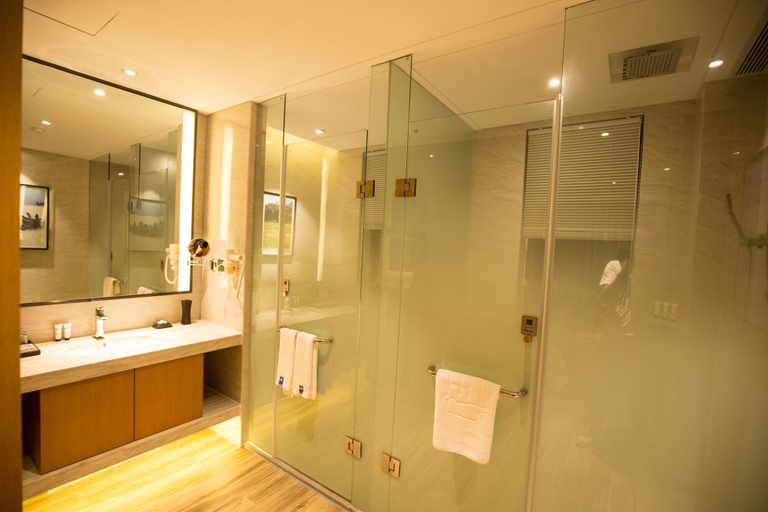 Bathroom 4, Spring Posh Roadsun International Hotel & Resort, Zhangjiajie