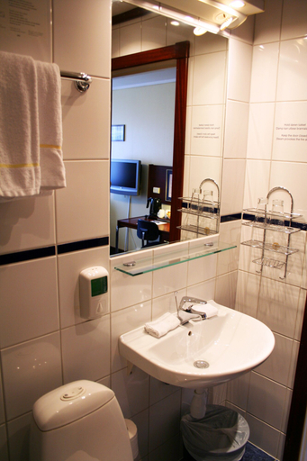Bathroom 4, Grand Hotel Arendal, Arendal