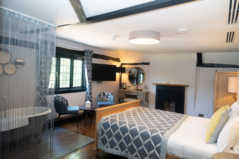 Bedroom 3, The Olde Bell, BW Signature Collection, Windsor and Maidenhead