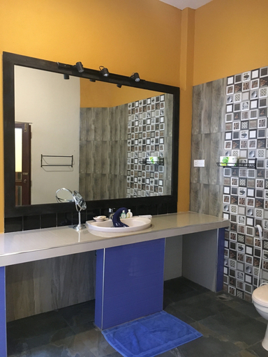 Bathroom 4, Gomez Place, Negombo