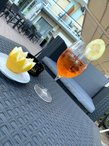 Food & Drinks 10