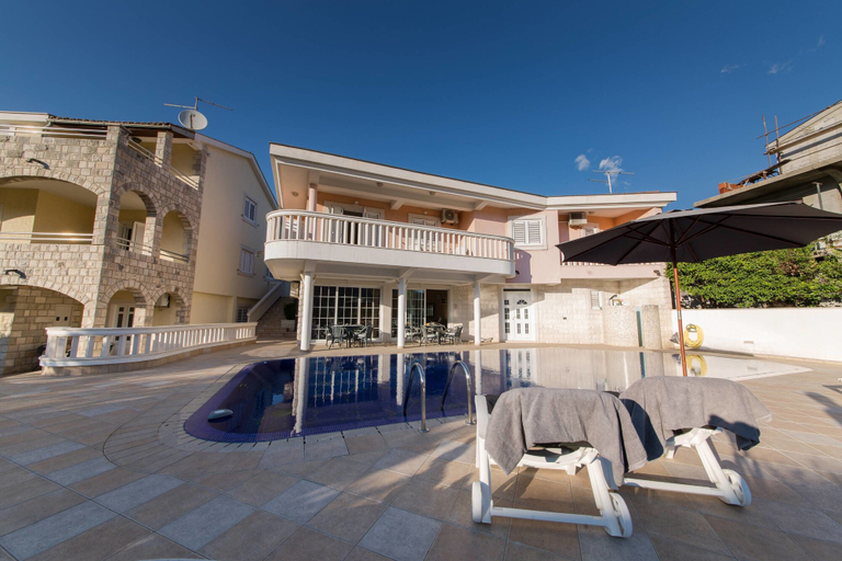 Exterior & Views 2, P&N Resort