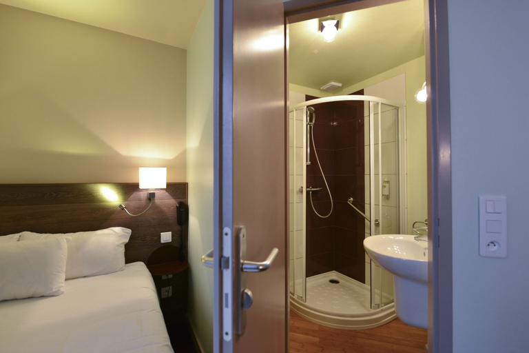 Bathroom 5, Accostage Hotel, Charente-Maritime