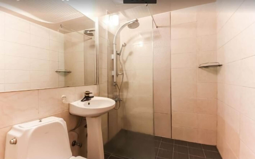 Bathroom 4, Prince Motel, Gwangsan