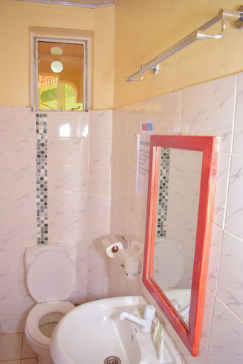 Bathroom 4, Greenvale Hotel, Kiambu