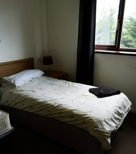 Bedroom 2, Scottshotel, Rhondda, Cynon, Taff