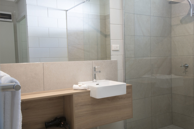 Bathroom 3, Apartments at Mission Beach, Johnstone