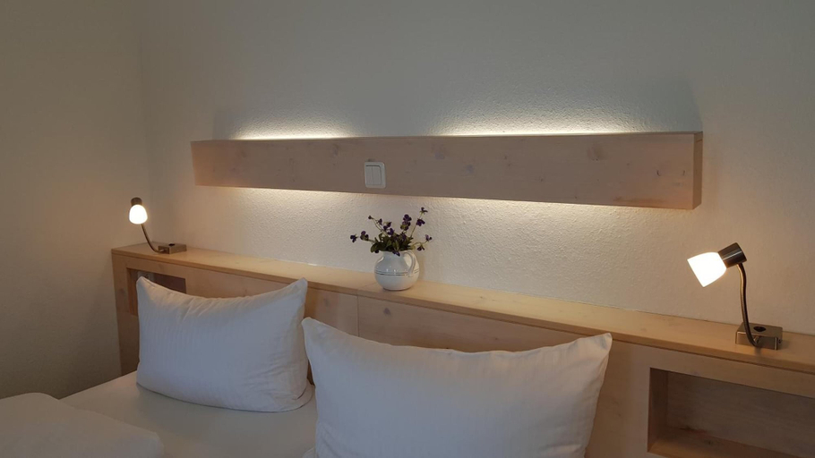 Bedroom 3, Hotel Villa Sisi, Starnberg