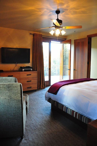 Bedroom 2, Obsidian Residence Club, Mono