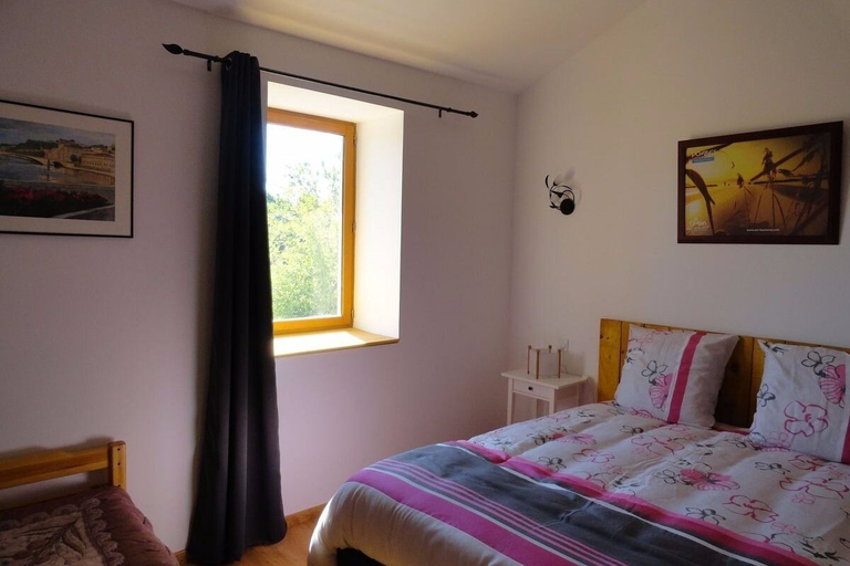 Bedroom 3, Ferme Passion, Ain
