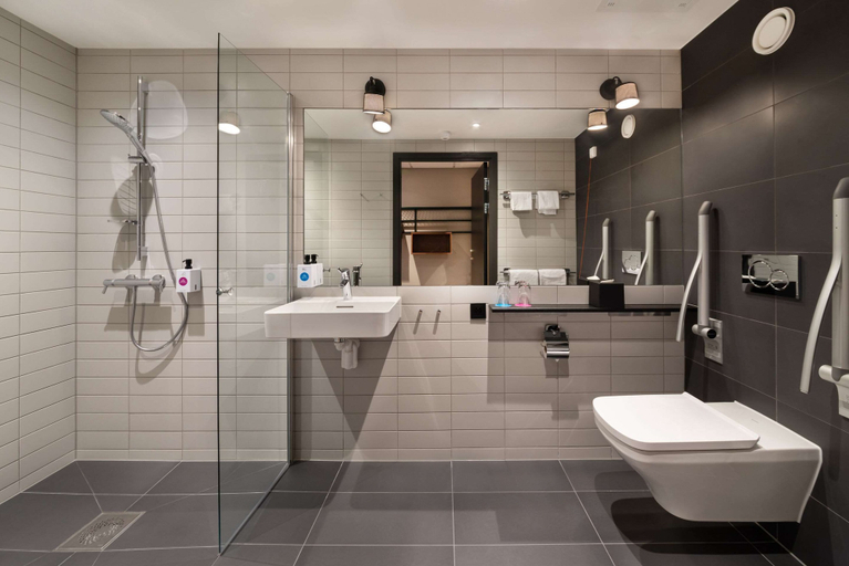 Bathroom 5, Quality Hotel River Station, Drammen