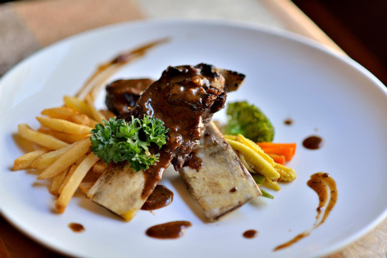 Food & Drinks 13