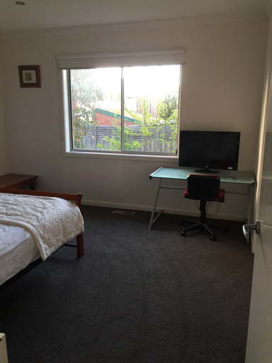 Bedroom 3, Aquawaters house by Barefoot Beach stays, Mornington P'sula - South