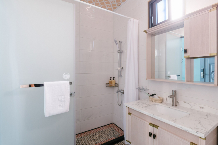 Bathroom 4, Sunmiao Inn, Pingtung