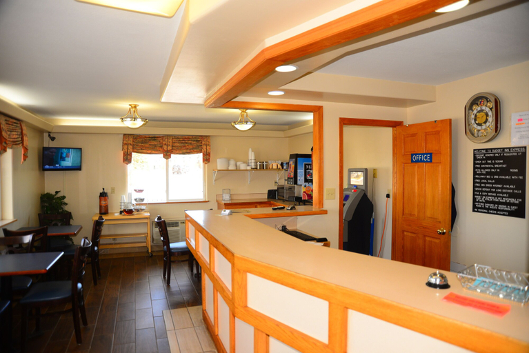 Others 5, Budget Inn Express, Campbell