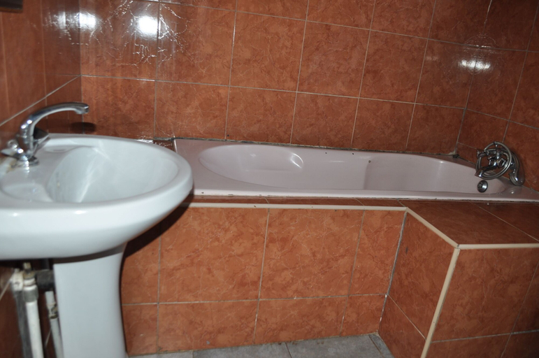 Bathroom 3, Willu Executive Lodge, Livingstone