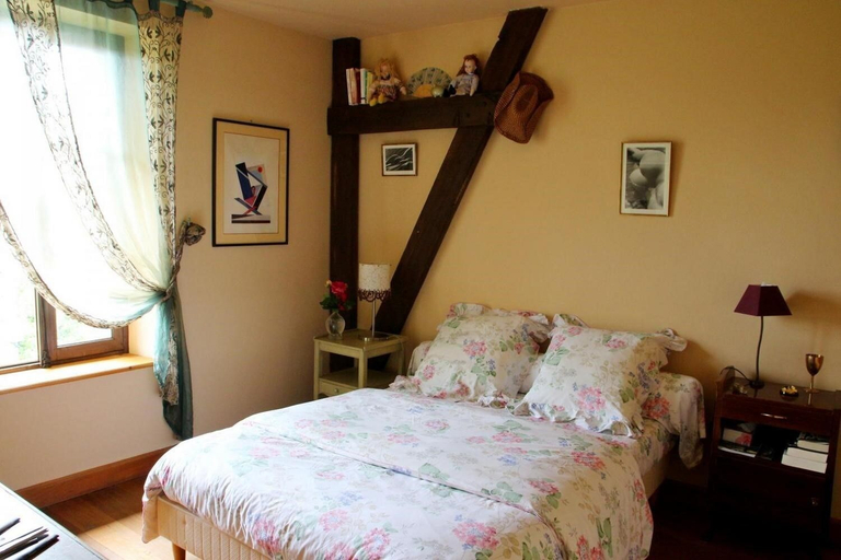 Bedroom 2, Chez Claire, Creuse