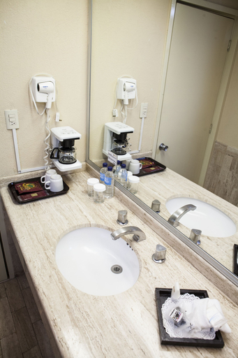 Bathroom 5, Hotel San Marcos, Culiacán