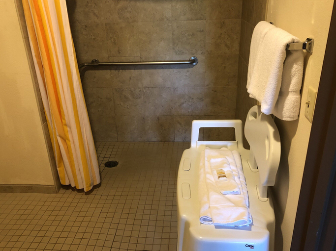 Bathroom 3, La Quinta Inn & Suites by Wyndham Plattsburgh, Clinton