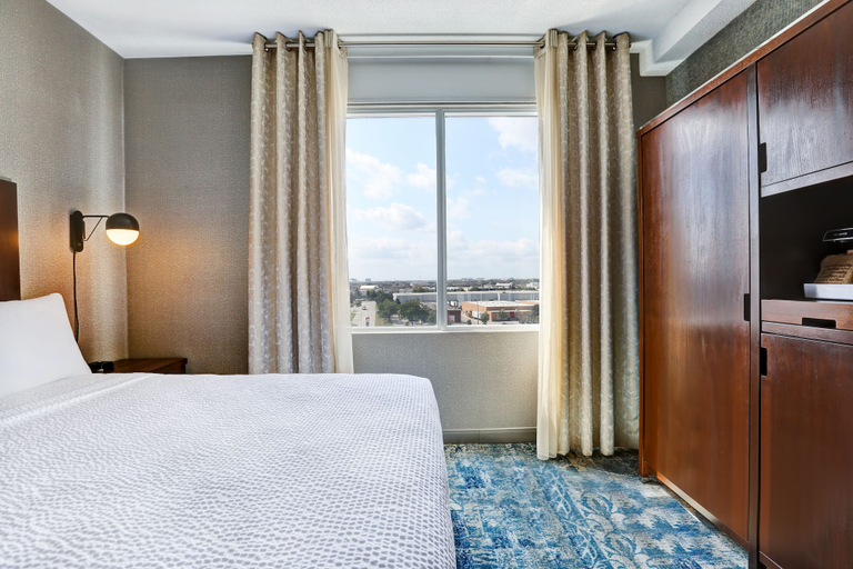 Bedroom 3, Four Points by Sheraton Toronto Mississauga, Peel