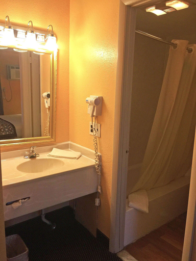 Bathroom 4, Americas Best Value Inn Pottstown, Montgomery