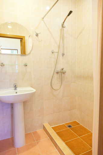 Bathroom 3, Maxima Zarya Hotel, Northern
