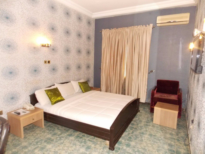 Bedroom 2, Thornberry Savannah Suite Hotel, AbujaMun