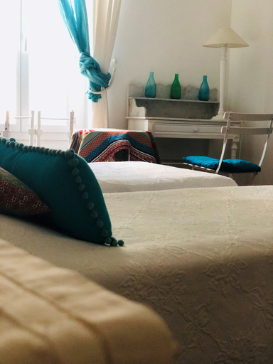 Bedroom 3, L'Orangerie, Hérault