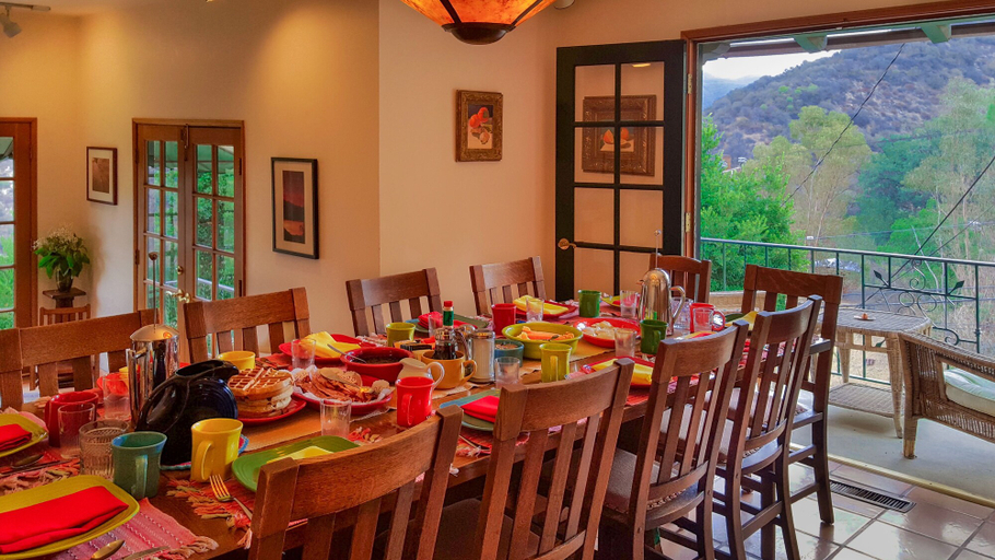 Food & Drinks 5, Topanga Canyon Inn B&B, Los Angeles