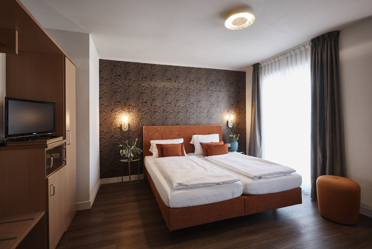 Bedroom 5, Stadthotel, Kaiserslautern