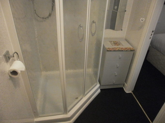 Bathroom 5, The Withnell Hotel, Blackpool
