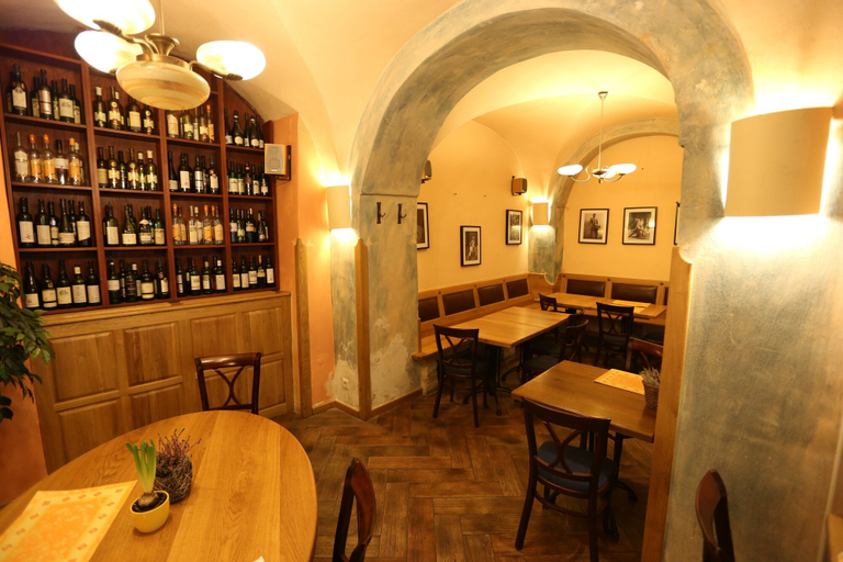 Food & Drinks 4, U Cervene Zidle, Praha 1