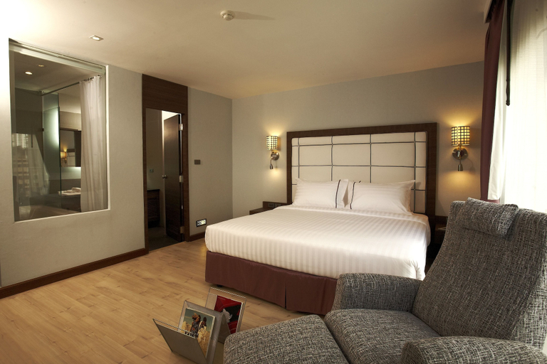 Bedroom 3, Sukhumvit Suites Hotel, Wattana