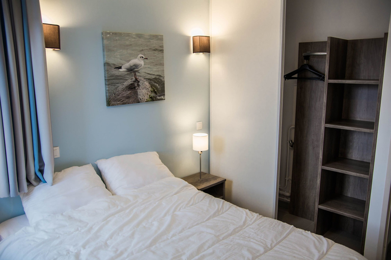 Bedroom 5, Evancy Bray-Dunes, Nord
