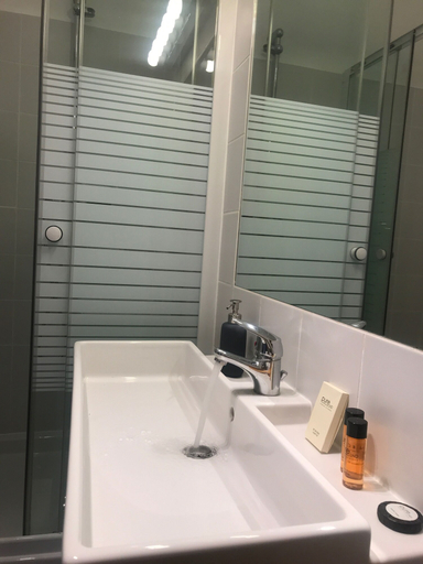 Bathroom 5, Maison Ladevèze, Loire