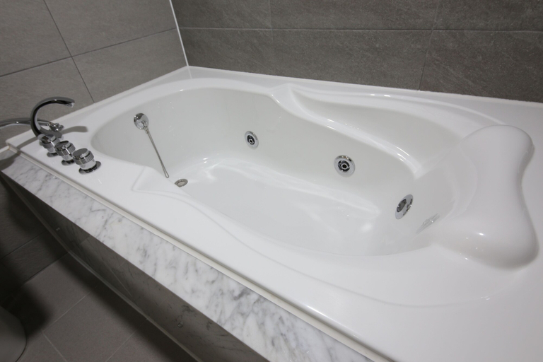 Bathroom 4, 2Night, Jeonju