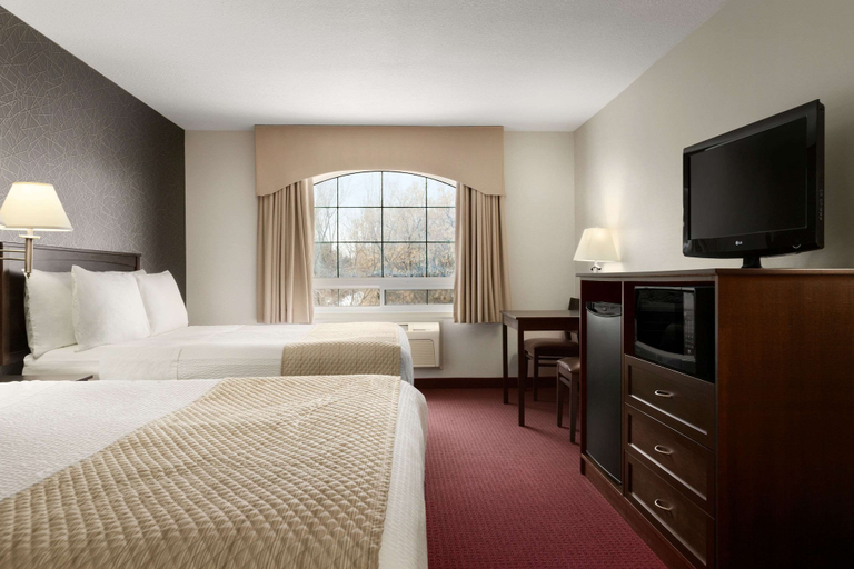 Bedroom 3, Days Inn & Suites by Wyndham Brandon, Division No. 7