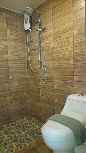 Bathroom 5, Limburi Hometel, Phuket Island