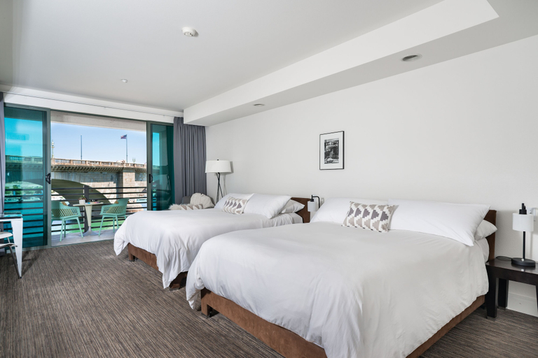 Bedroom 3, Heat Hotel, Mohave