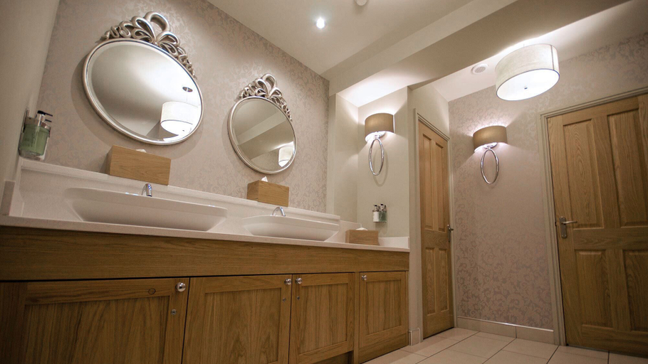 Bathroom 3, Horsley Lodge Hotel, Derbyshire