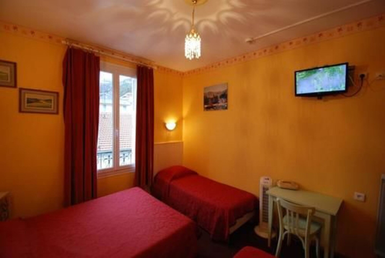 Bedroom 2, Hotel Notre Dame Auxiliatrice, Hautes-Pyrénées