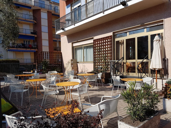 Exterior & Views 2, Kristall, Imperia