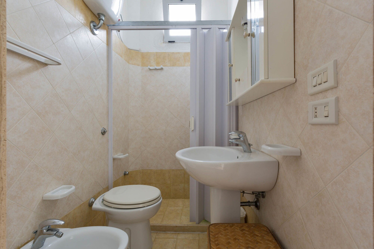 Bathroom 5, Villa Delle Rose, Lecce