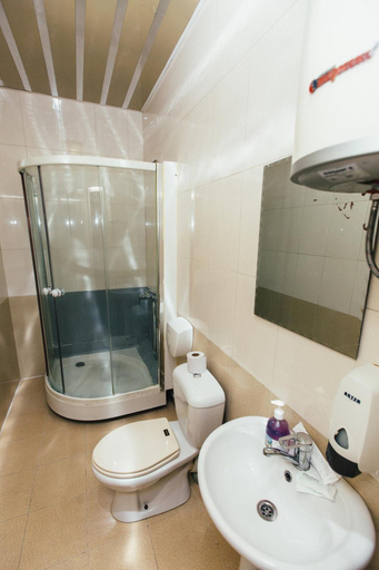 Bathroom 4, Hotel Pyatiy Element, Khabarovskiy rayon